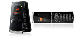 Illustration for article titled Sony Ericsson W980i Walkman Clamshell Hits the Right Chords
